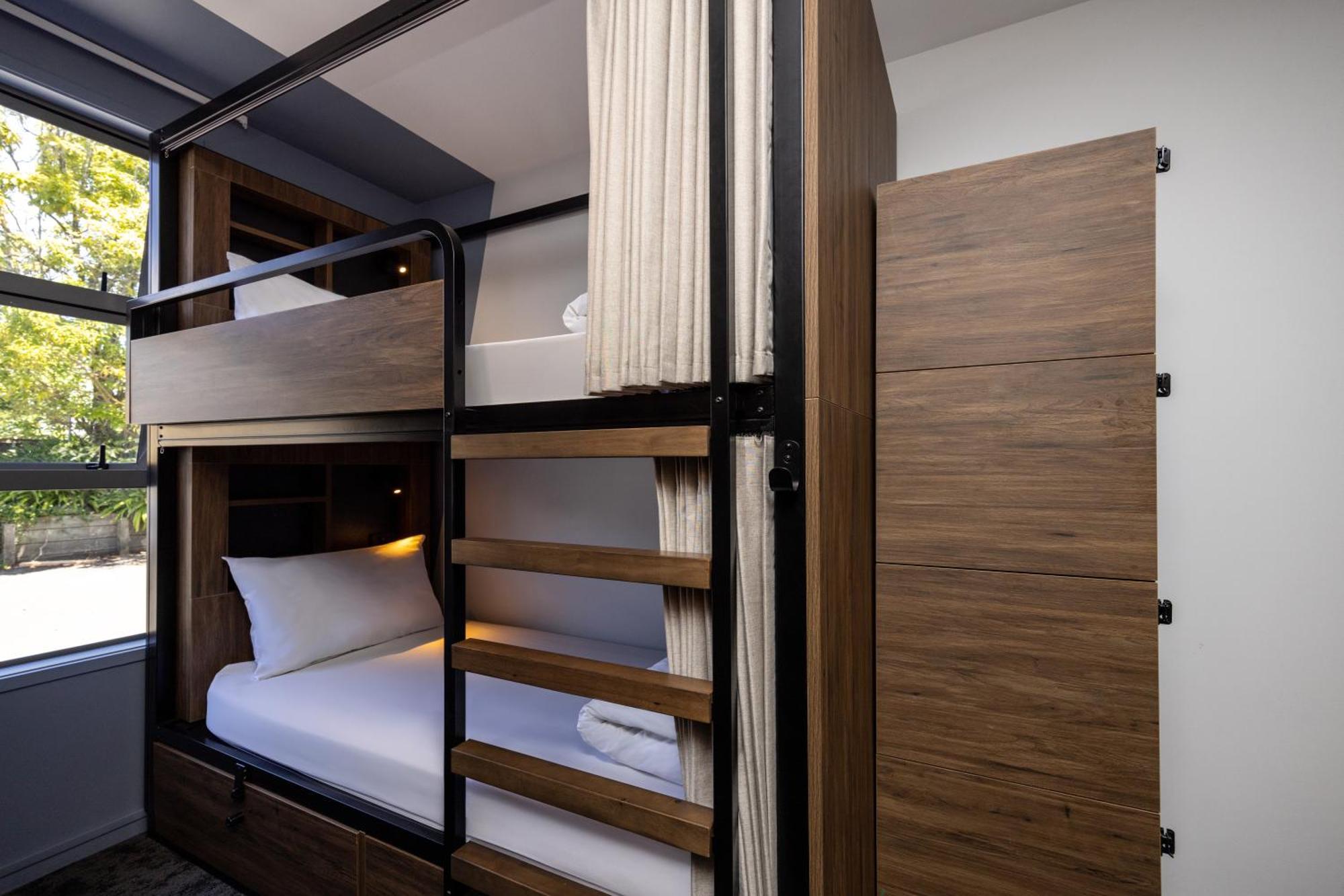 Хостел Haka House Роторуа Екстер'єр фото A bunk bed