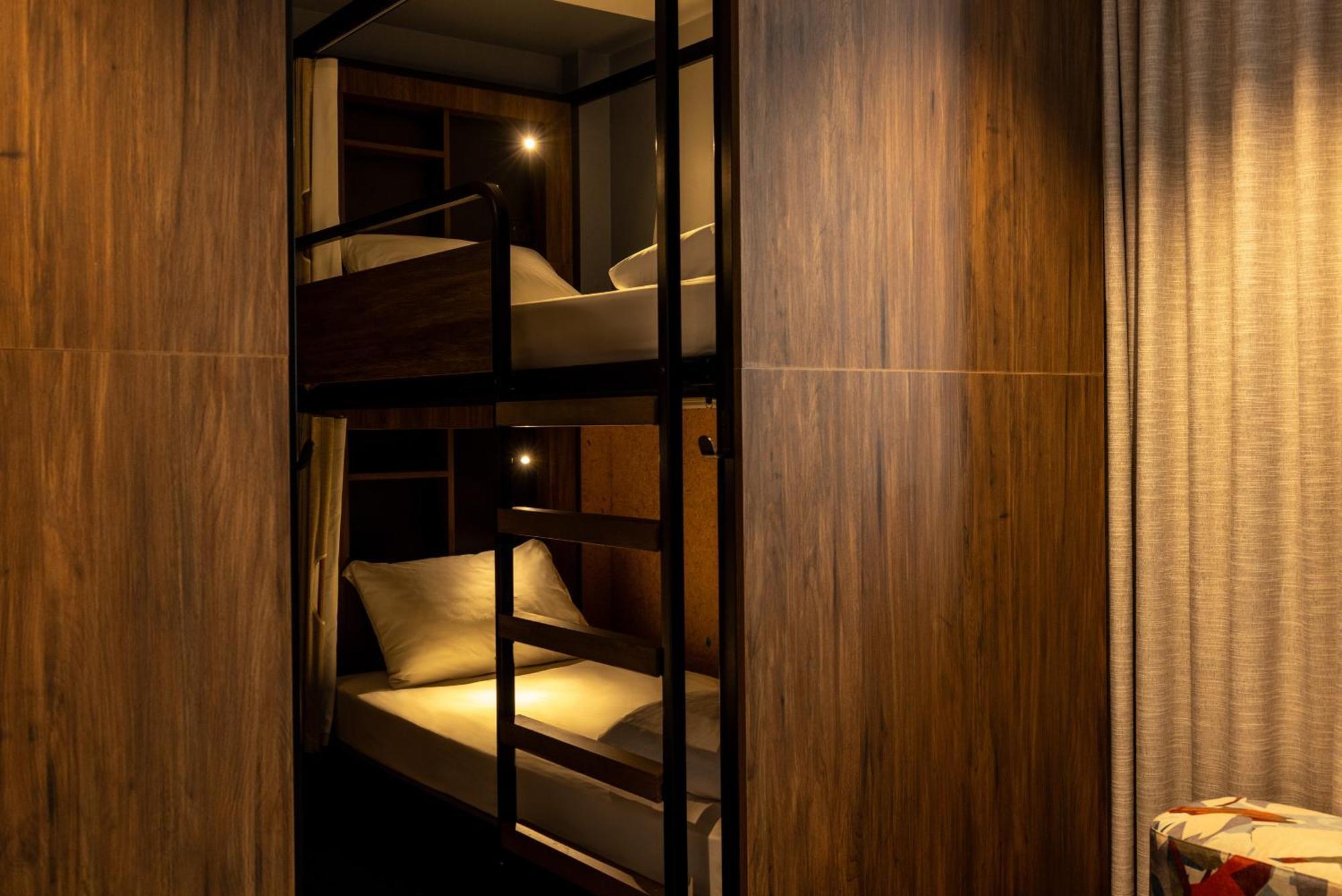 Хостел Haka House Роторуа Екстер'єр фото A capsule hotel in Tokyo