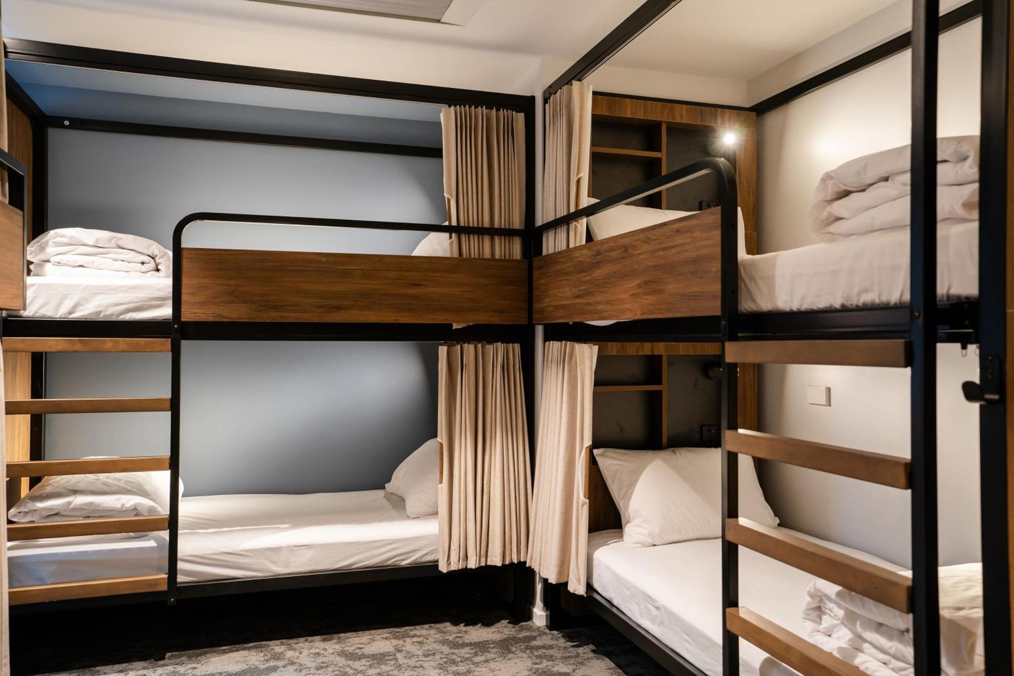 Хостел Haka House Роторуа Екстер'єр фото A capsule hotel in Tokyo